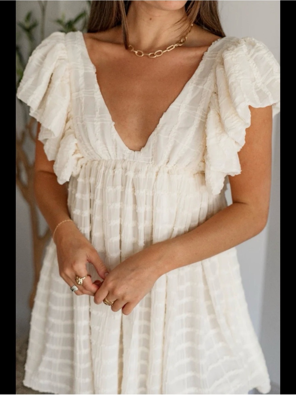 Storia vici Ivory Ruffled V-Neck Babydoll Mini Dress
